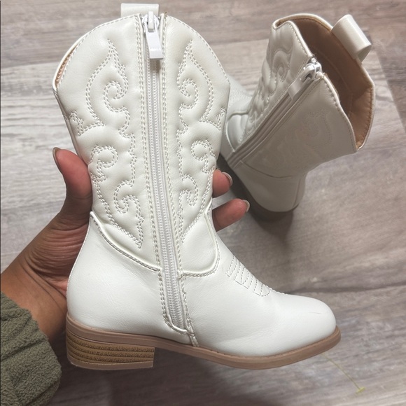 Little Girl White Cowgirl Boots Size 10c - Picture 2 of 3